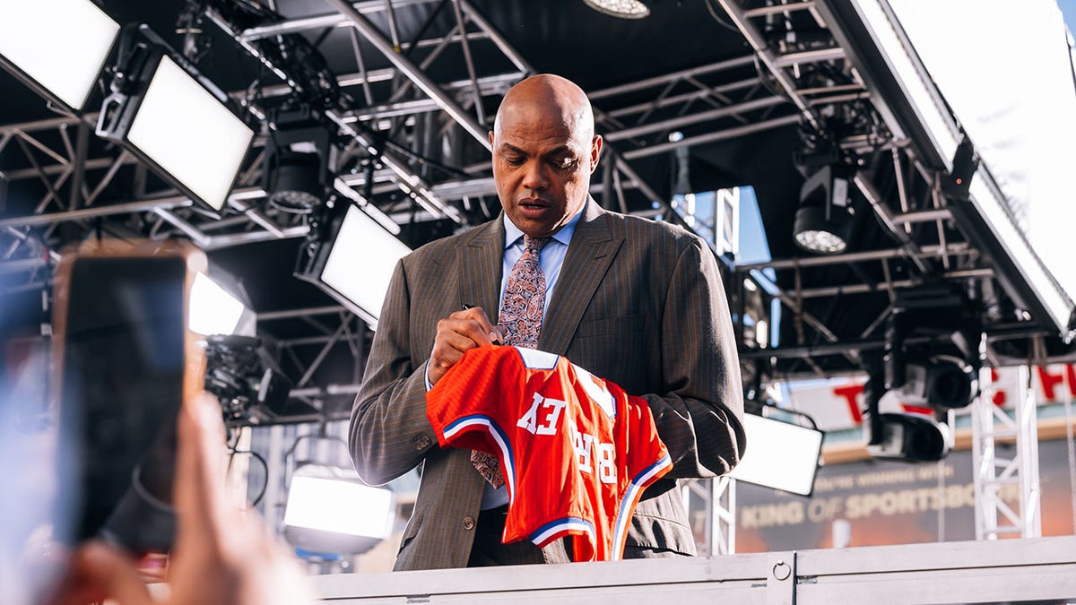 Charles Barkley announces plans to retire from television next year amid NBA media rights uncertainty
