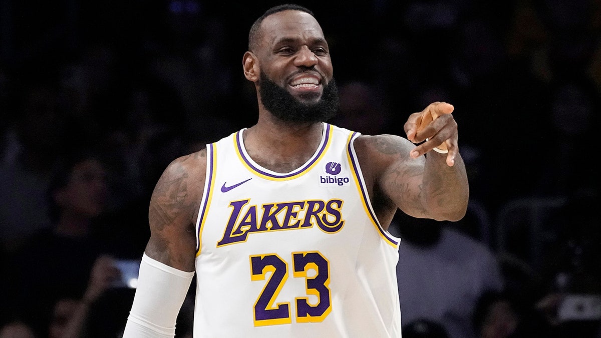 LeBron James expected to opt out of Lakers contract and enter free agency market: report