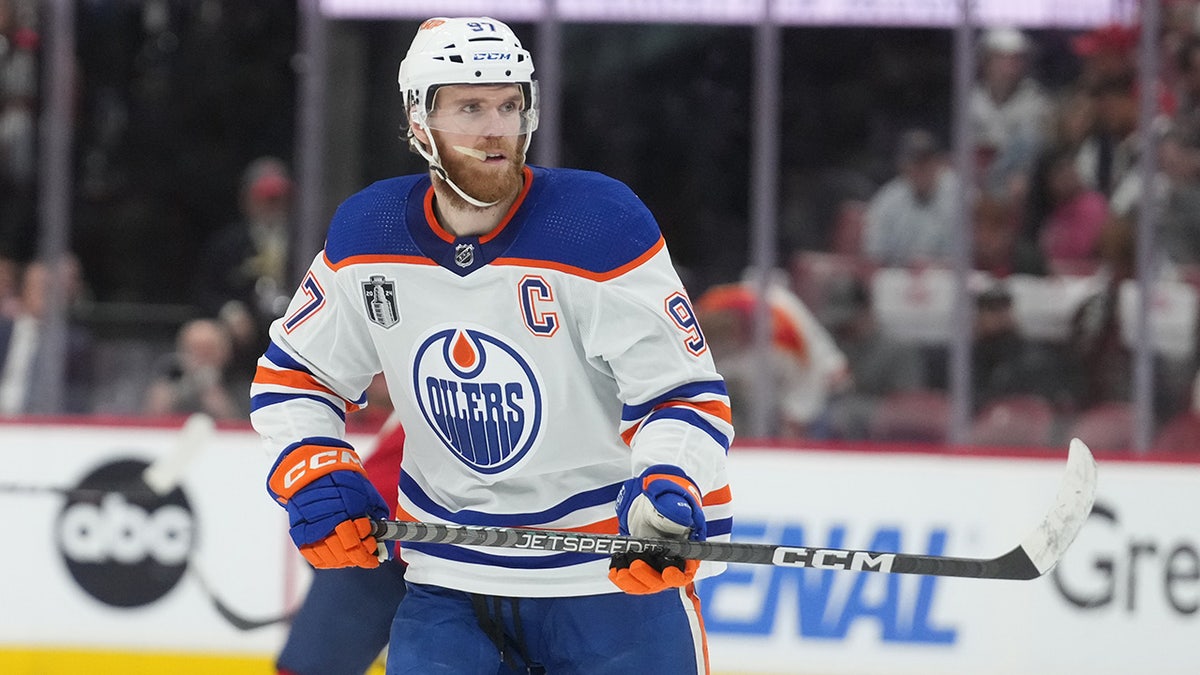 Oilers’ Connor McDavid wins Conn Smythe Trophy despite losing Stanley Cup